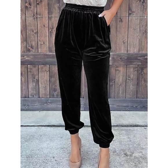 Forever 21 Pants - Forever 21 black velour pants